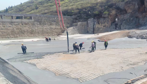 Reservoir constructed using soil lithification technology