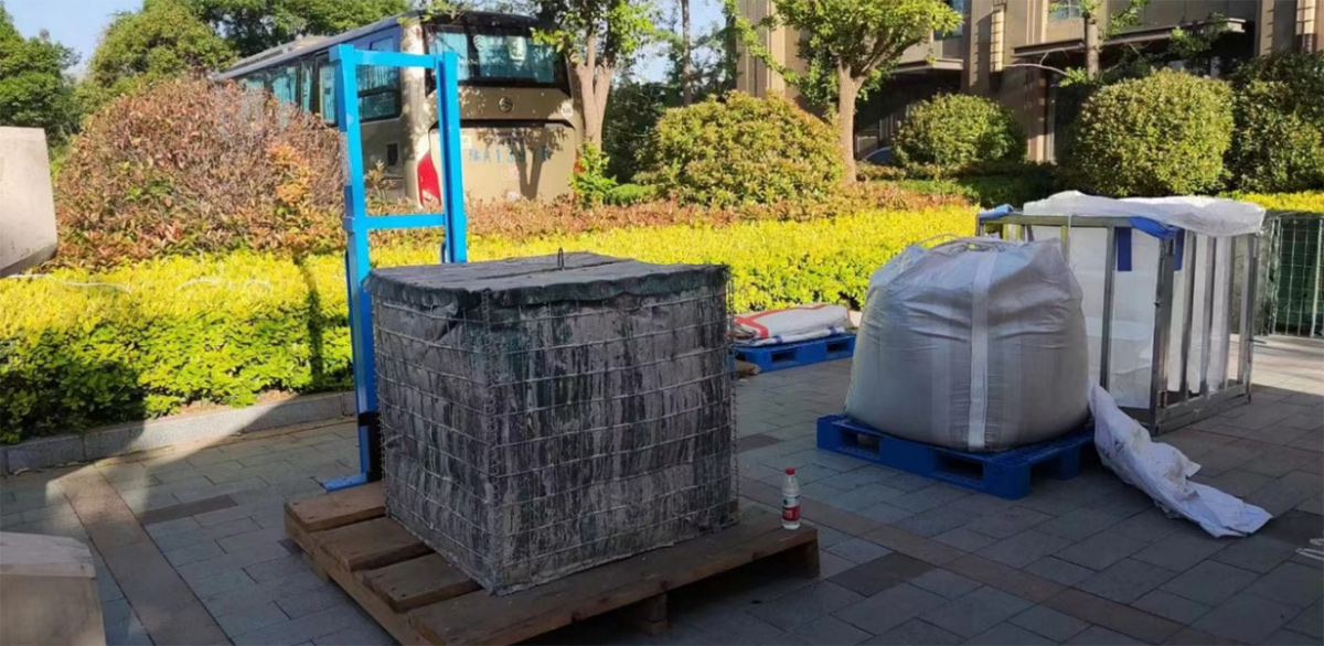 Materials for wave resistance and flood control and emergency rescue