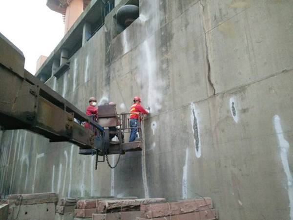 Repair of exposed reinforcement due to concrete corrosion in docks