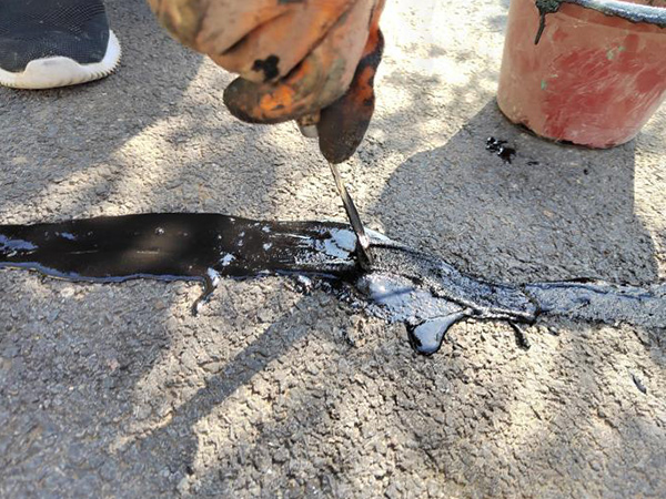 Treatment of Road Cracks